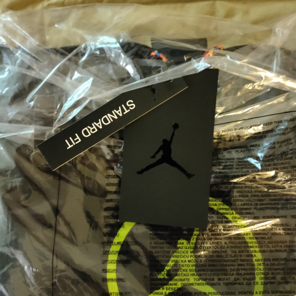Jordan Sweatshirt - Picture 2 of 4
